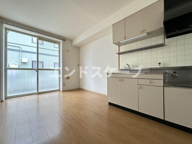 クレールコートの居間・リビング|高崎、前橋のお部屋探しはエンドスケープまで！お客様の理想お聞かせ下さい♪