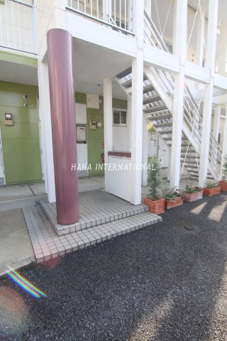 レオパレスＨＡＬのエントランス