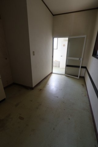 ペンリバー1階店舗の居間・リビング