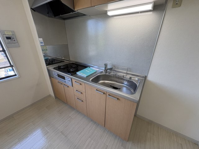 フレール弥生E棟のキッチン
