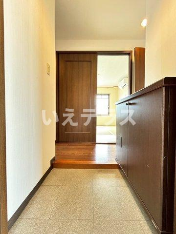 ベーシックコートの玄関