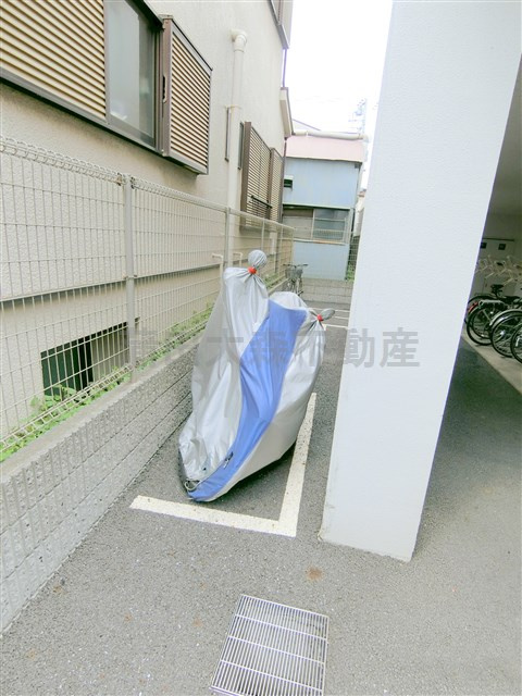 コンフォリア大森町のその他共用部分|バイク置き場　サイズ詳細、空き状況はお問合せ下さい。