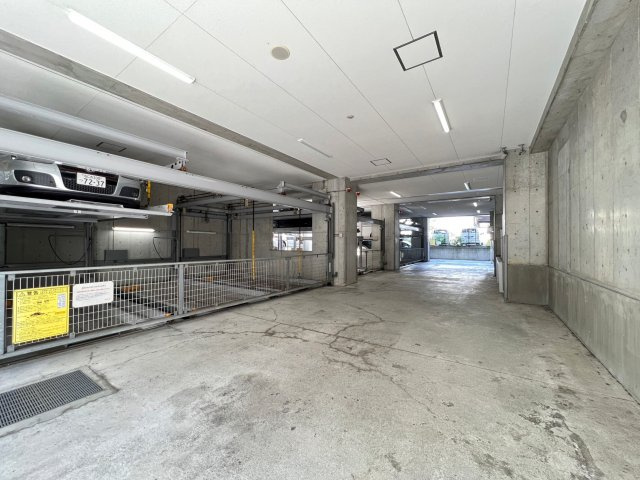 プライムアーバン堺筋本町の駐車場