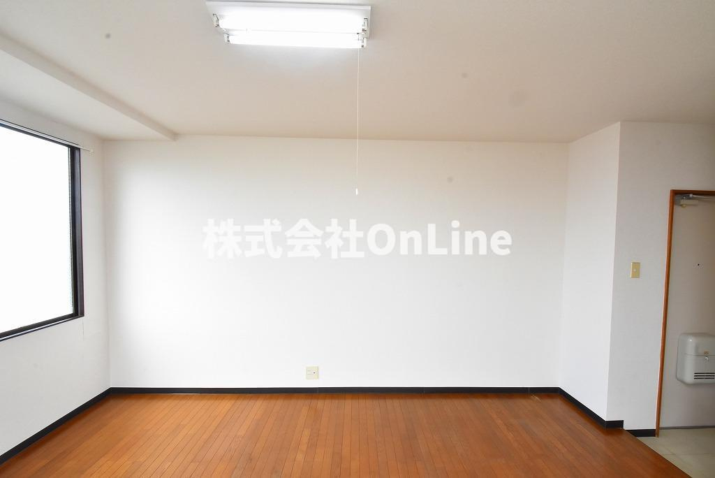 エリーズ南本町の寝室