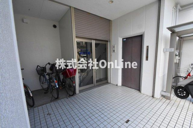 エリーズ南本町のロビー