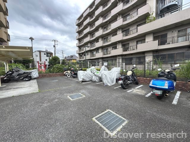 ディナスカーラ南橋本の駐車場|【バイク置場】
