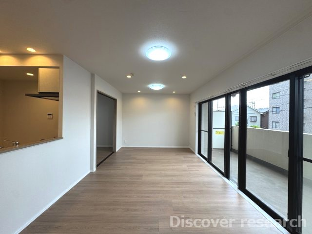 ディナスカーラ南橋本の居間・リビング|【LDK（約16.2帖）】
解放感のある家族が集まるリビングです！