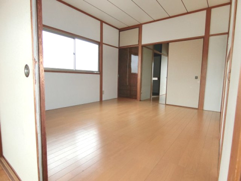 【居間・リビング】 | 南区柳瀬店舗付住居