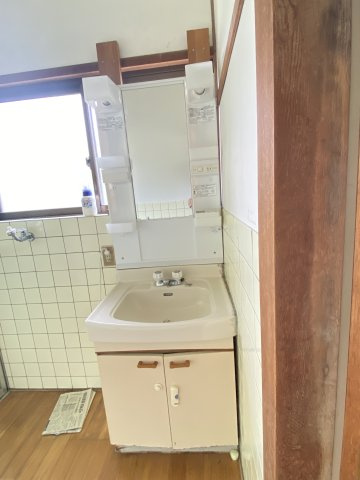 下小鯖貸家の洗面所
