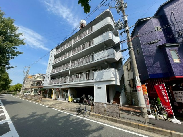 渡辺ハイツのエントランス