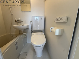浴室内にトイレがあります☆
