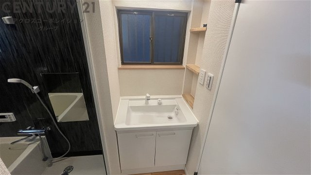 独立洗面化粧台付きでおすすめです！