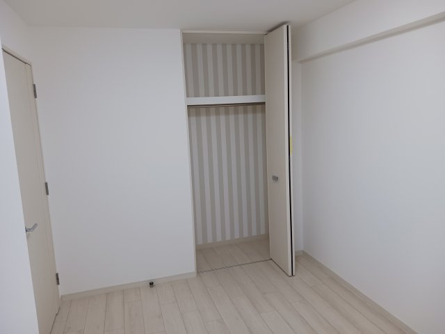 北西側洋室