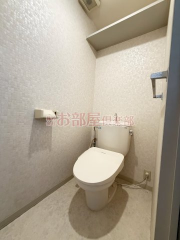 グリーンライフ長門石A棟のトイレ|ゆったりとした空間のトイレです