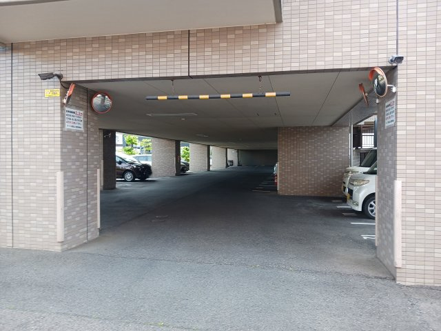 【駐車場】