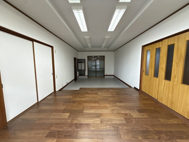 勝原区丁店舗付き戸建ての内装