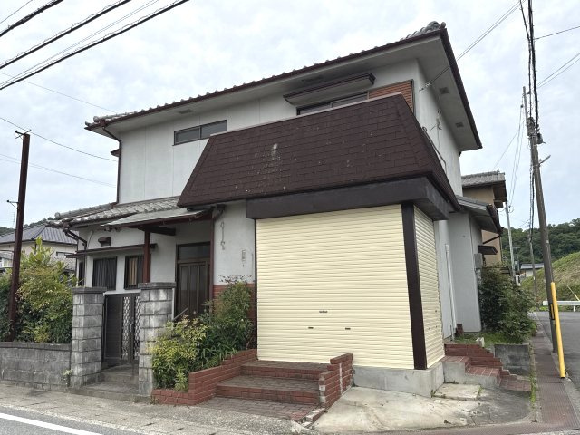 勝原区丁店舗付き戸建て