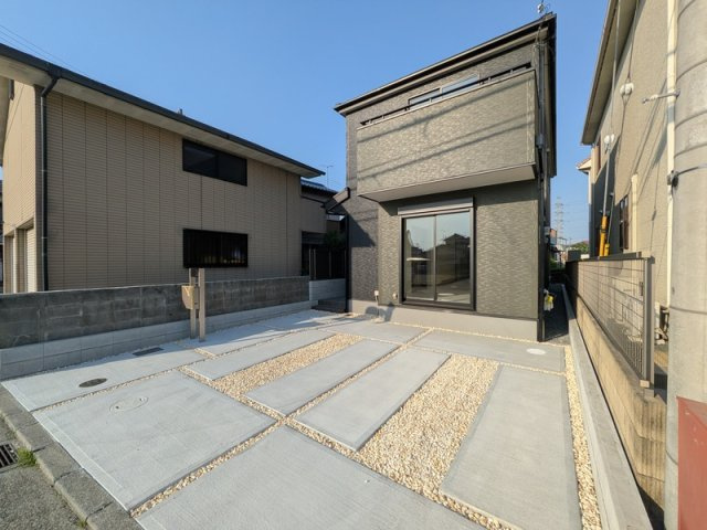 高砂市曽根町戸建の駐車場
