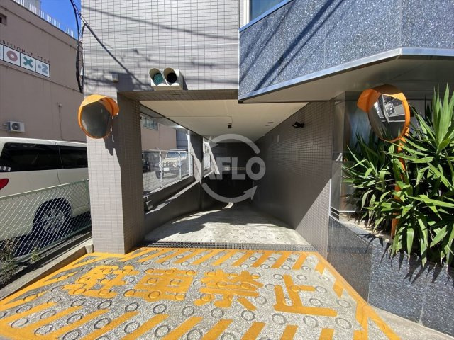 ヴェスタ堀江　日吉小学校区の駐車場|ヴェスタ堀江　駐車場