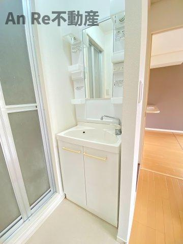 川口市戸塚東３丁目の賃貸マンションの洗面所