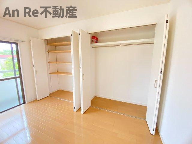 川口市戸塚東３丁目の賃貸マンションの収納