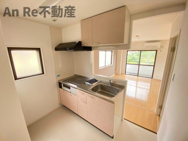 川口市戸塚東３丁目の賃貸マンションのキッチン