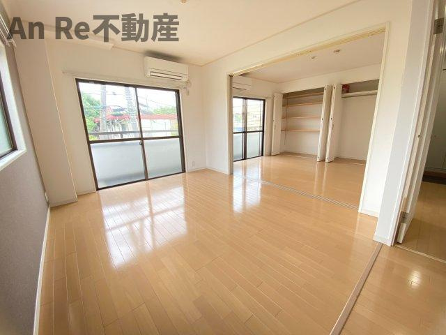 川口市戸塚東３丁目の賃貸マンションの居間・リビング