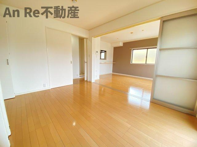 川口市戸塚東３丁目の賃貸マンションの居間・リビング