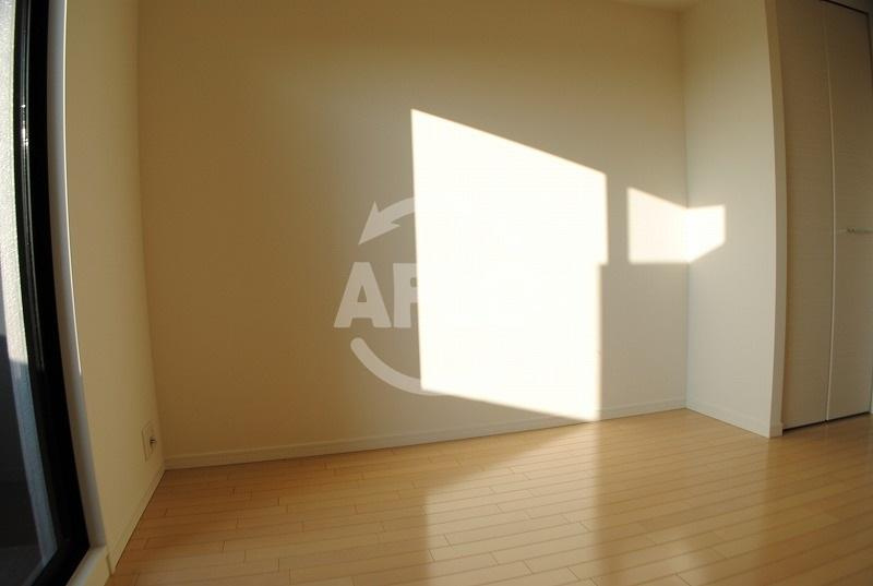 LUMINOUS桜川の居間・リビング|アーバンパーク難波　洋室