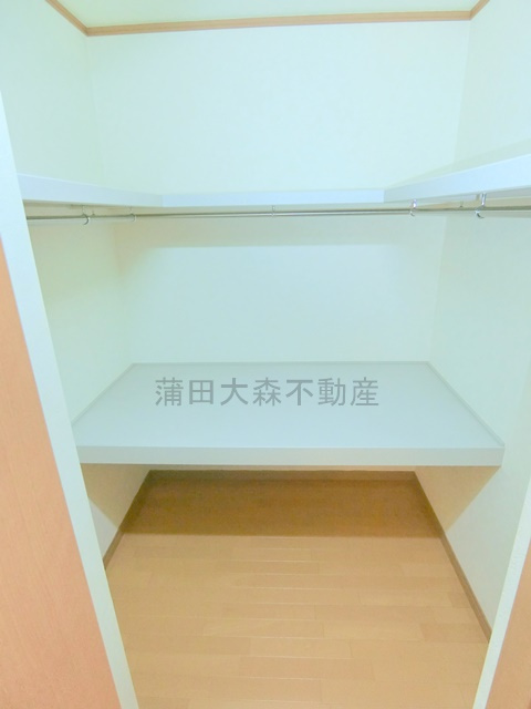 醍醐ハイツの設備|2階階段前ウォークインクローゼット