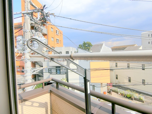 醍醐ハイツの設備|3階物干し金具