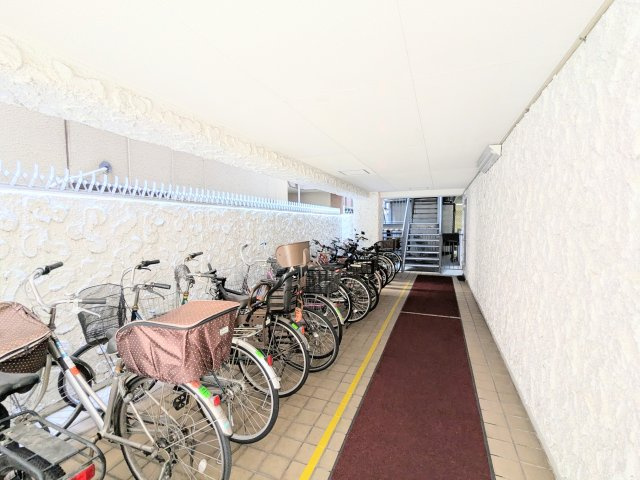 秀和亀戸2丁目レジデンスの駐輪場|～駐輪場 写真～