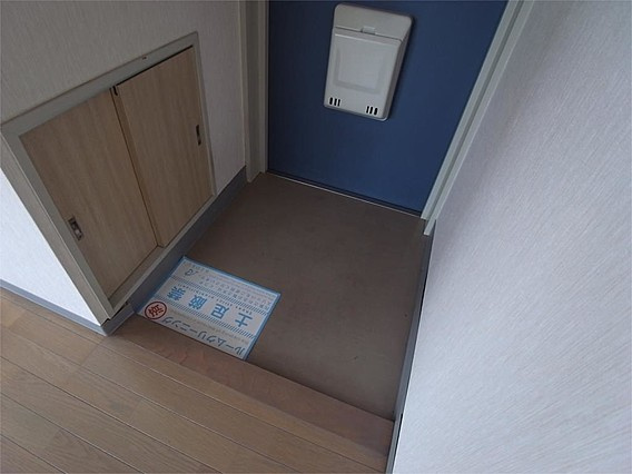 エイエムハイツの玄関