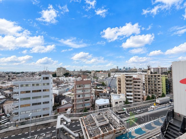 コンドミニアム池尻の展望|バルコニーから広がる街並みを一望。開放感を感じられる眺めです。