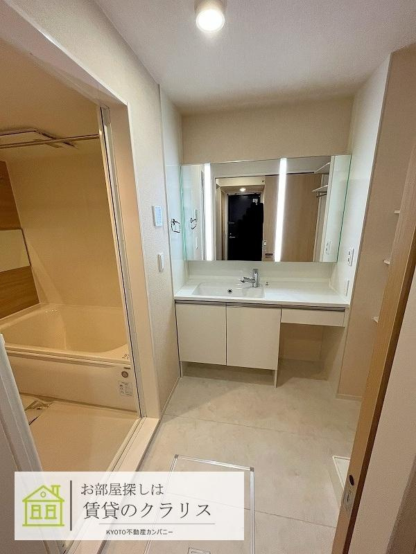 D-ROOM西大路九条の洗面所