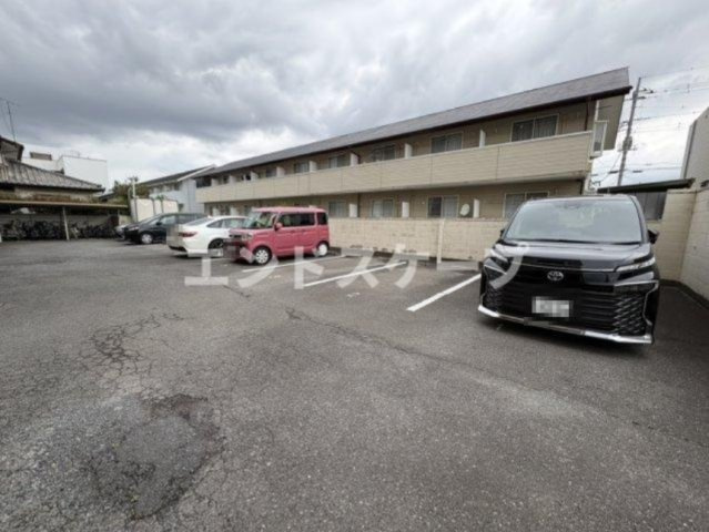 第３桜ハイツの駐車場|高崎、前橋のお部屋探しはエンドスケープまで！お客様の理想お聞かせ下さい♪