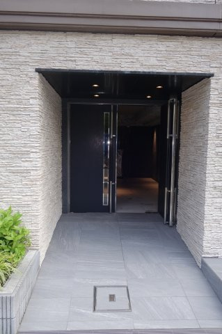 S-RESIDENCE両国緑のエントランス