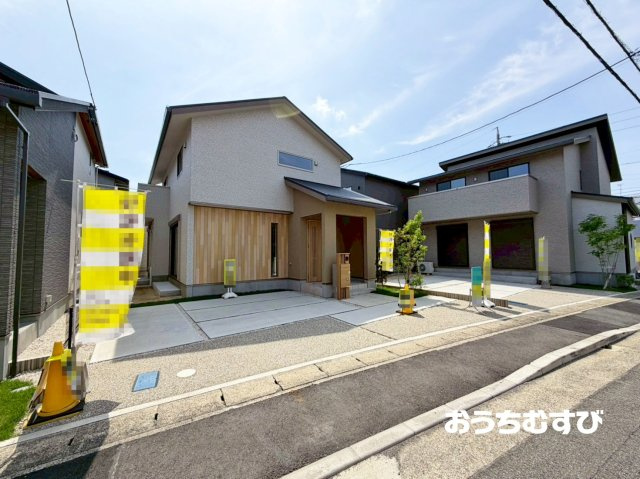 春日井市朝宮公園(残1棟)の前面道路含む現地写真