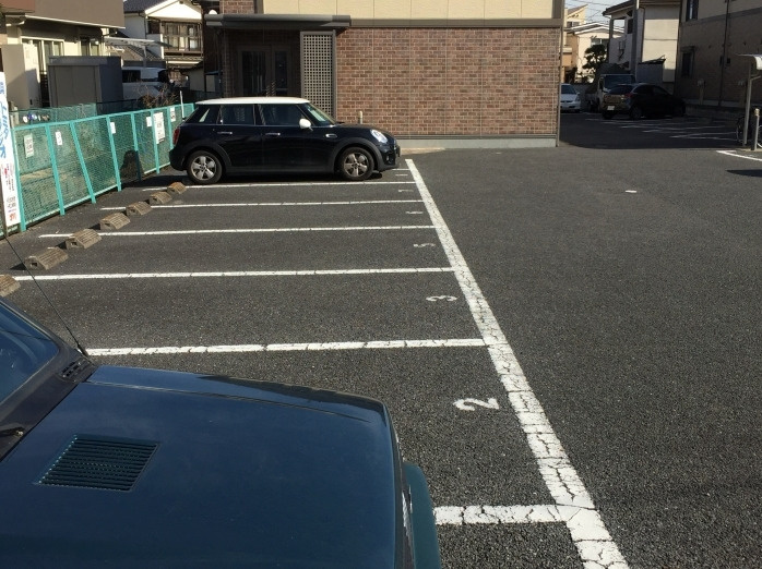 【駐車場】