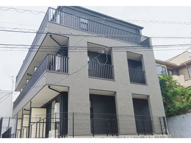 ラフィーネ反町
