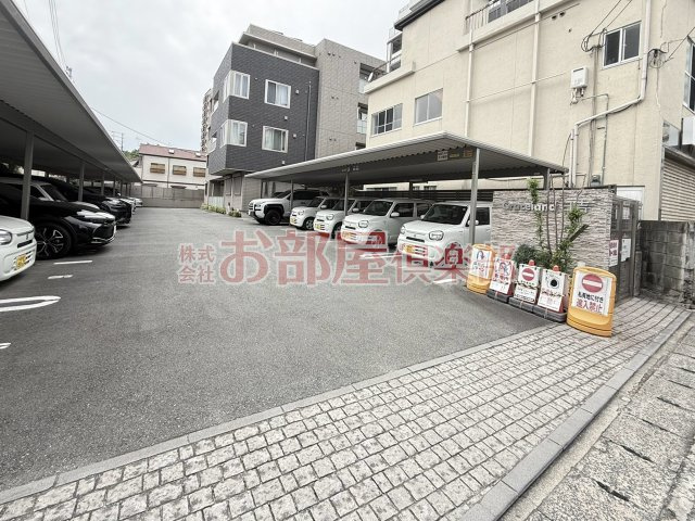 グレースランド日吉の駐車場|駐車場があります