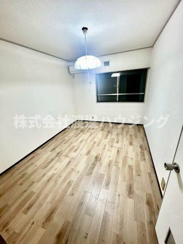高殿６丁目テラスハウスの寝室