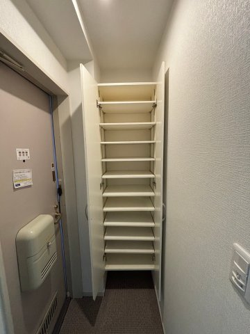 マイン阿佐ヶ谷の玄関|★シューズＢＯＸ★上下に収納たっぷり★