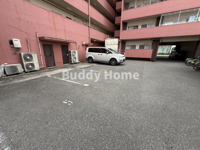 コーポスタンレーの駐車場