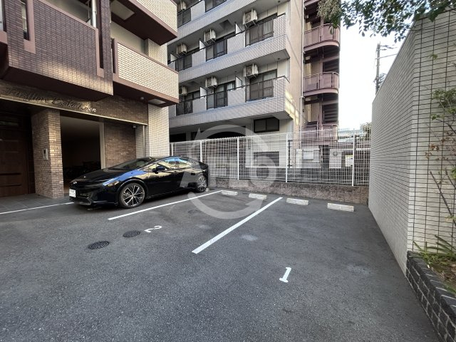 ファーストフィオーレ江坂公園の駐車場|ファーストフィオーレ江坂公園　駐車場