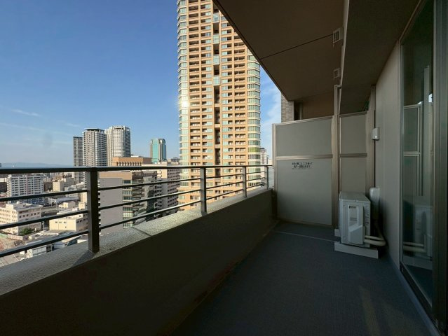 グラングリーン大阪THE NORTH RESIDENCE　扇町小学校のバルコニー|バルコニー