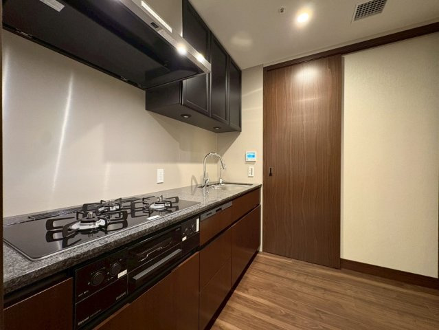 グラングリーン大阪THE NORTH RESIDENCE　扇町小学校のキッチン|キッチン
