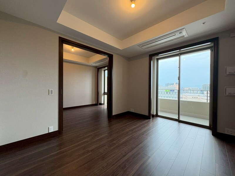 グラングリーン大阪THE NORTH RESIDENCE　扇町小学校の内装|リビング