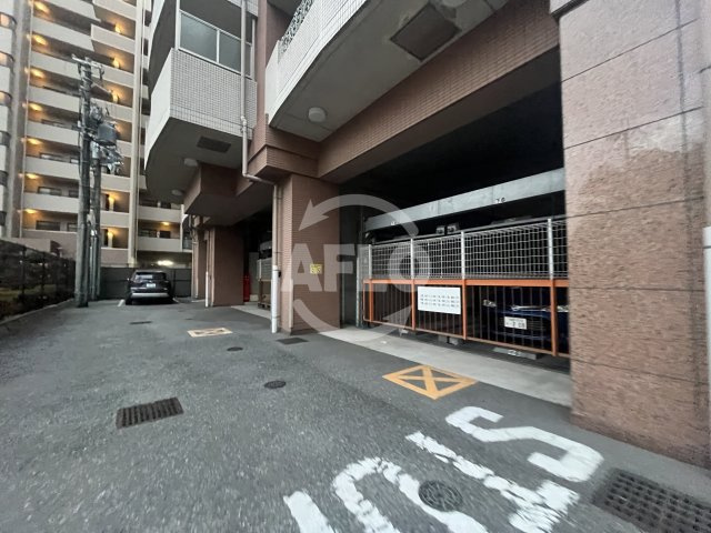 サンロワール江坂の駐車場|サンロワール江坂　駐車場