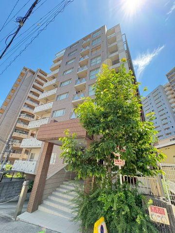 ロータリー宝塚南口の外観